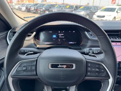 Used 2023 Jeep Grand Cherokee L Limited image 11