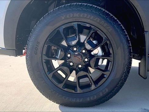 Used 2025 Nissan Armada PRO-4X w/ Pro-4X Premium Package image 12