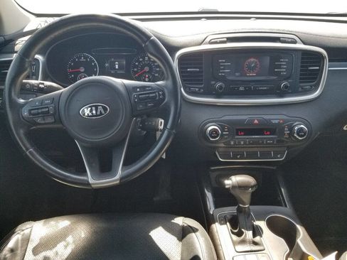 Used 2016 Kia Sorento EX image 6