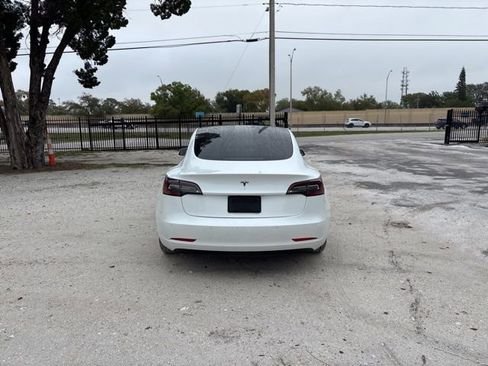 Used 2021 Tesla Model 3 Standard Range Plus image 16