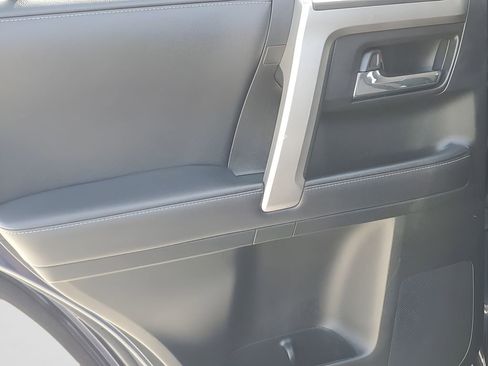 Used 2018 Toyota 4Runner SR5 image 41