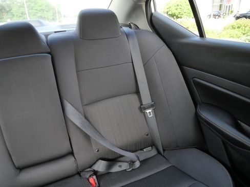 Used 2025 Nissan Altima 2.5 SV FWD image 14