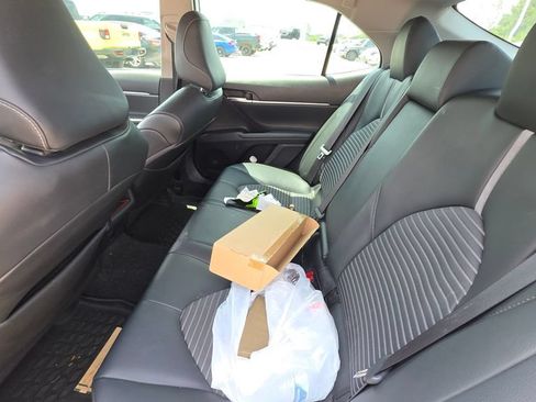 Used 2021 Toyota Camry SE FWD image 13