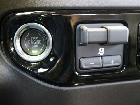 New 2025 GMC Sierra 3500 SLT w/ SLT Premium Package image 29