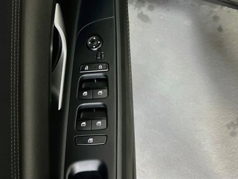 Used 2023 Hyundai Elantra SEL w/ Convenience Package FWD image 18