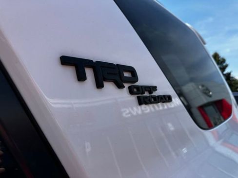 Used 2022 Toyota 4Runner TRD Off-Road AWD/4WD image 7