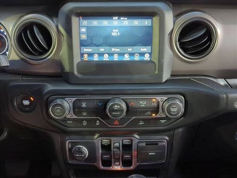 Used 2022 Jeep Gladiator Sport AWD/4WD image 14