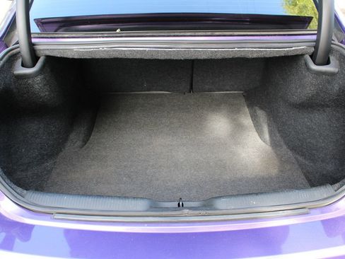 Used 2018 Dodge Charger R/T w/ Plus Group image 19