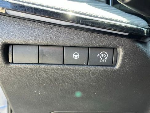 Used 2025 Nissan Kicks SR FWD image 14