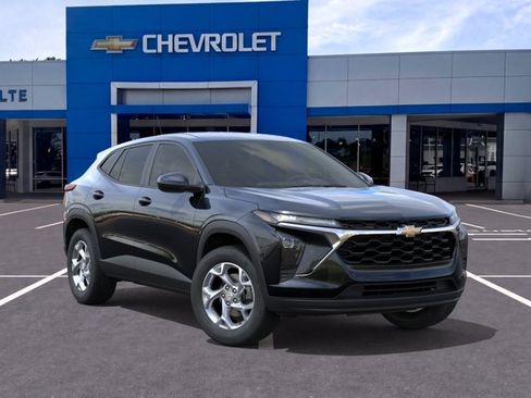 New 2026 Chevrolet Trax LS w/ LS Convenience Package FWD image 7