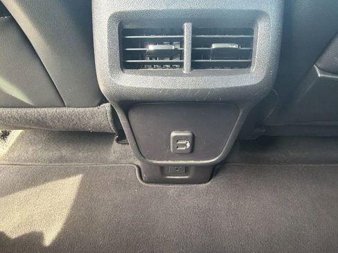 Used 2024 GMC Terrain SLT image 13