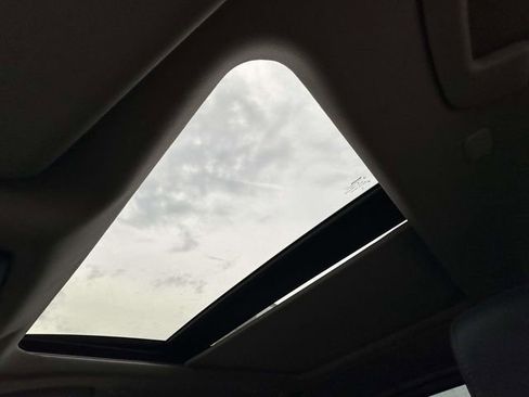 Used 2023 Nissan Rogue SL w/ SL Premium Package image 32