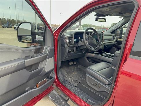 Used 2025 Ford F350 Lariat w/ Black Appearance Package image 6