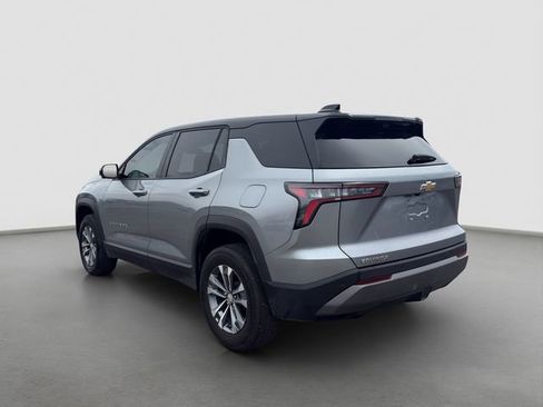 Used 2025 Chevrolet Equinox LT w/ Safety and Technology Package image 4