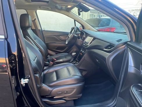 Used 2019 Buick Encore Essence FWD image 33
