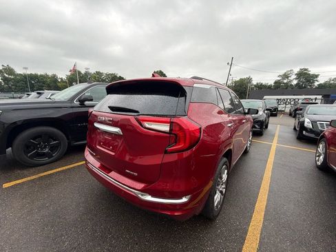 Used 2023 GMC Terrain Denali w/ Denali Premium Package AWD/4WD image 6