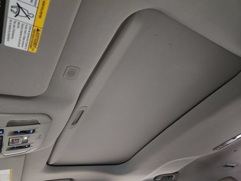 Used 2022 Toyota Highlander Limited FWD image 46