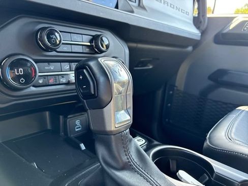 Used 2025 Ford Bronco Outer Banks AWD/4WD image 32