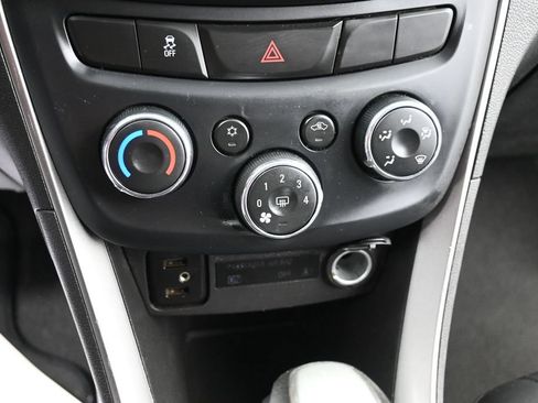 Used 2017 Chevrolet Trax LT w/ Driver Confidence Package FWD image 11