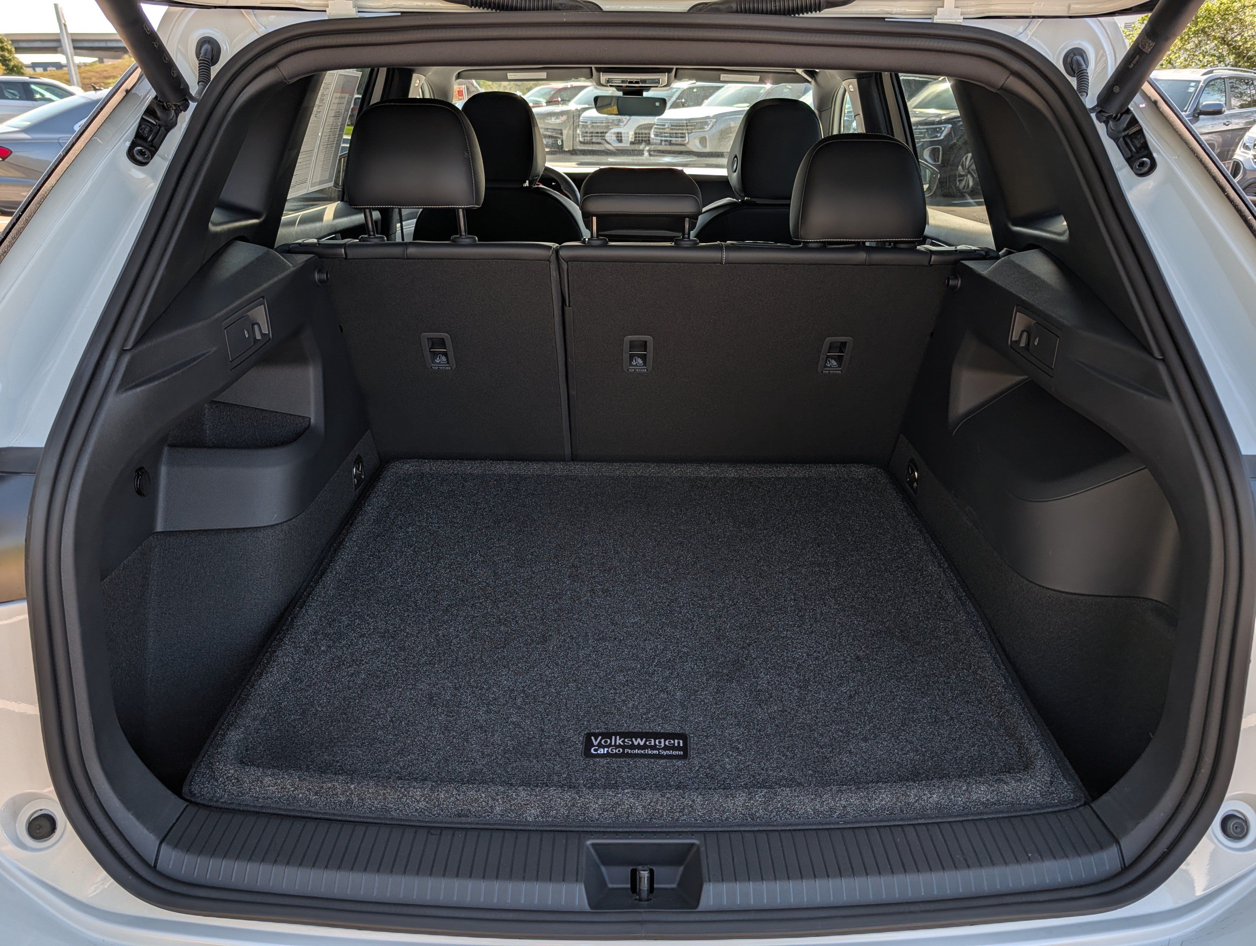 Certified 2026 Volkswagen Tiguan SE R-Line AWD/4WD image 18