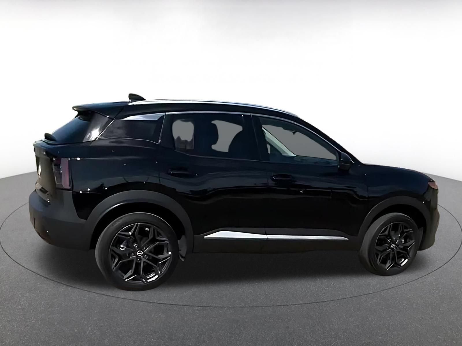 Used 2026 Nissan Kicks SR FWD image 12