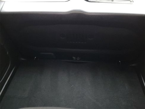 Used 2023 Jeep Renegade Trailhawk image 31