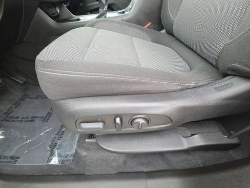 Used 2023 Chevrolet Traverse LT AWD/4WD image 24
