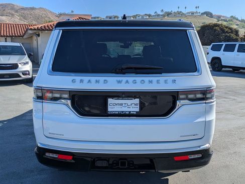 Used 2023 Jeep Grand Wagoneer L Series II image 4