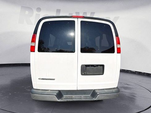 Used 2020 Chevrolet Express 3500 LT w/ LT Preferred Equipment Group RWD image 4