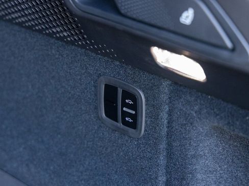 Certified 2025 Porsche Macan 4 Electric image 44