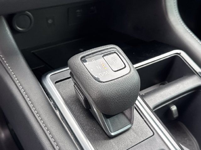 Used 2024 Nissan Pathfinder SL FWD image 16