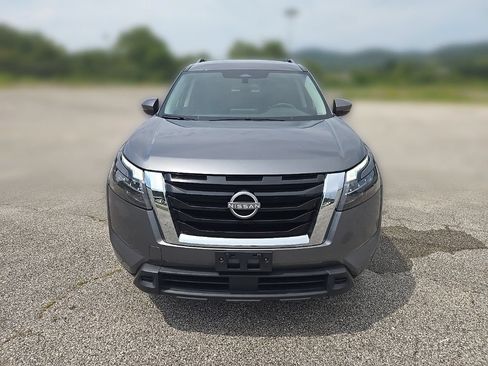 Used 2024 Nissan Pathfinder SV FWD image 8