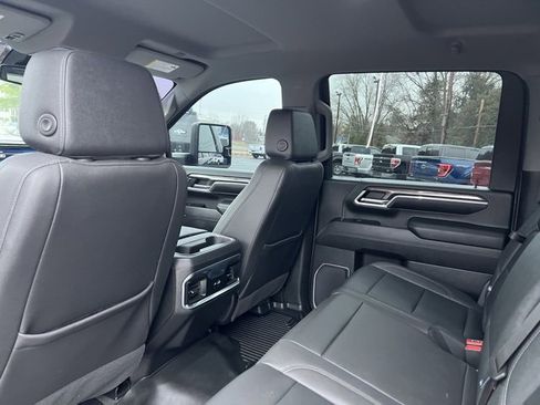 Used 2024 Chevrolet Silverado 2500 LTZ w/ LTZ Convenience Package image 36