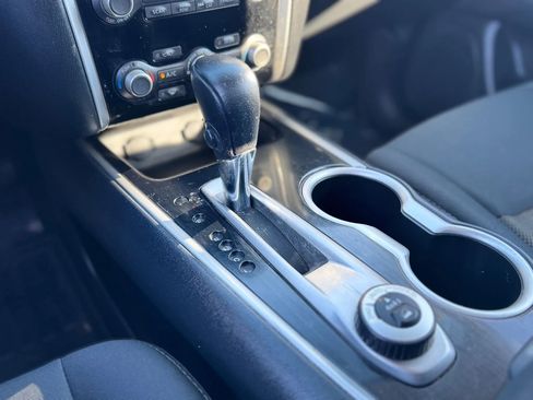 Used 2017 Nissan Pathfinder SV image 27