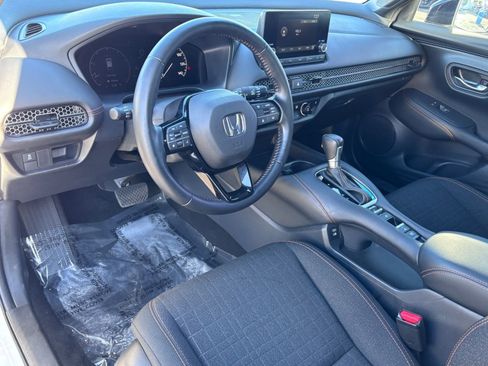 Certified 2025 Honda HR-V Sport image 17