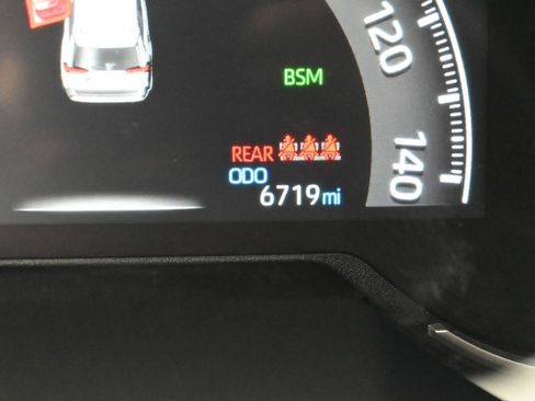 Used 2025 Toyota RAV4 XLE image 21