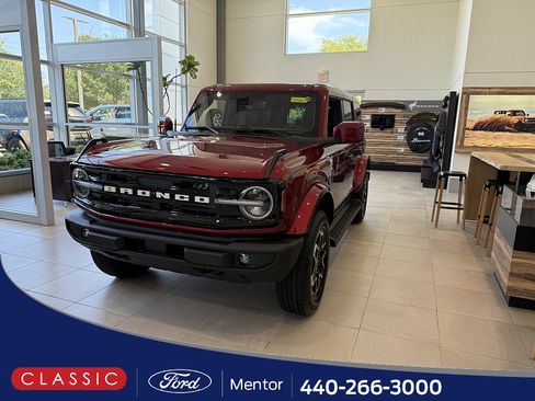 New 2026 Ford Bronco Outer Banks AWD/4WD image 1