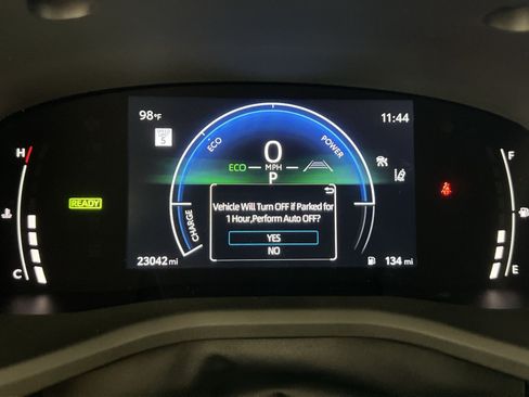 Used 2025 Toyota Camry SE w/ Convenience Package FWD image 17