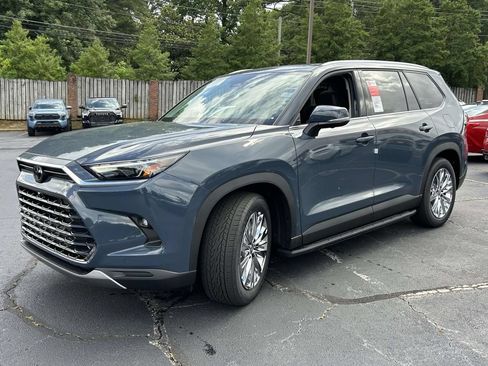 Used 2026 Toyota Grand Highlander AWD image 7