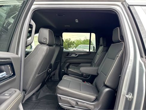 New 2026 GMC Yukon XL Elevation w/ LPO, Get Active Package AWD/4WD image 8