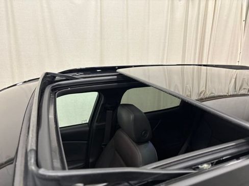 Used 2022 Chevrolet Blazer RS w/ Enhanced Convenience Package FWD image 4