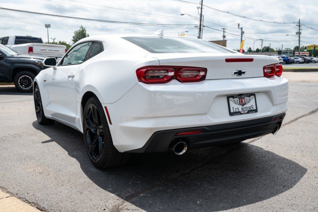 Used 2022 Chevrolet Camaro LT RWD image 6