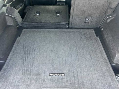 Used 2023 Nissan Rogue SV w/ SV Premium B Package image 16