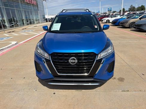 Used 2024 Nissan Kicks SV w/ Interior Electronics Package FWD image 8