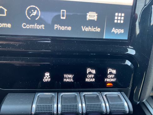 Used 2024 RAM 2500 Big Horn w/ Night Edition AWD/4WD image 28