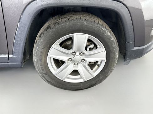 Used 2022 Jeep Compass Latitude image 32