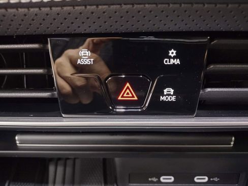 New 2026 Volkswagen Atlas SE image 35