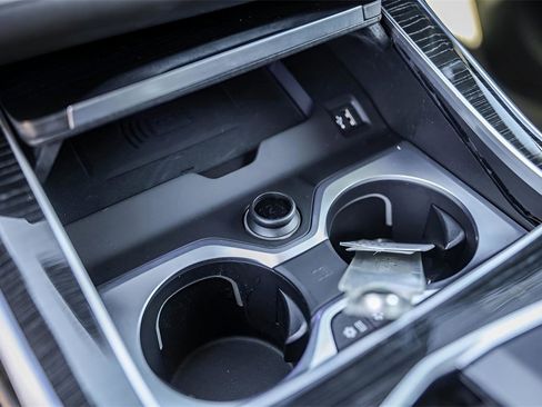 Used 2023 BMW X7 xDrive40i w/ Executive Package image 19