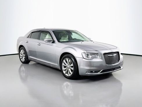 Used 2018 Chrysler 300 Limited w/ Safetytec Plus Group image 7