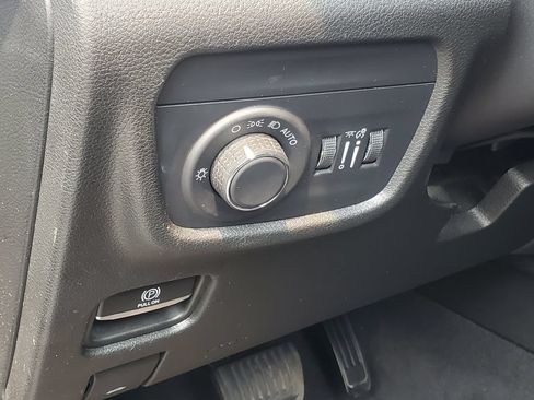 Used 2024 Jeep Grand Cherokee Altitude AWD/4WD image 10